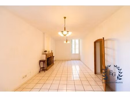 appartement t4 de 96 m² en plein centre de barjols