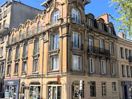 appartement rénové de 57 13 m2 sh au 3 ème étage avec 1 cave et 1 grenier à mézières