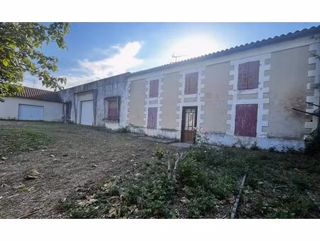vente maison 6 pièces 202 m² à jonzac (17500)  135 000 €