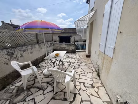 vente maison 3 pièces 79 m² à saint-jean-d'angély (17400)  138 320 €