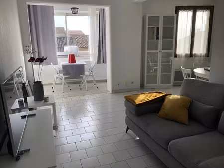 location appartement 2 pièces 48 m² à éguilles (13510)