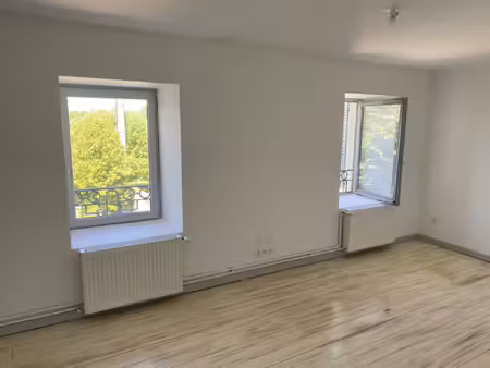 location appartement 3 pièces 66m² beauregard 01480