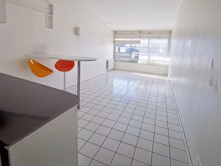 caen pied de la fac - studio 1 pièce 32.5 m2 avec parking