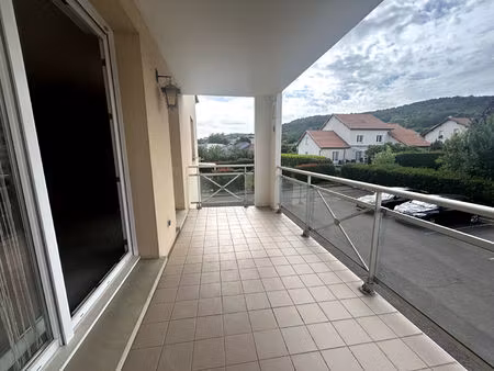 bel appartement 2 pièces avec terrasse