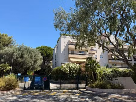 location appartement 4 pièces 81 m² à toulon (83000)