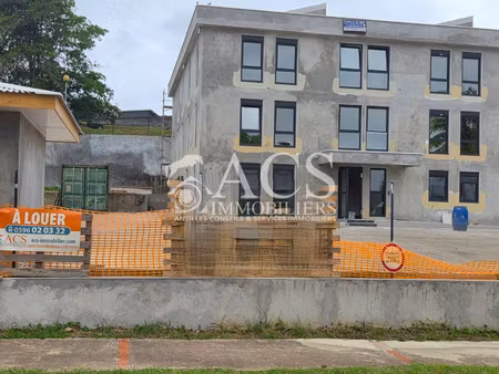 bureaux neufs au bourg de trois ilets