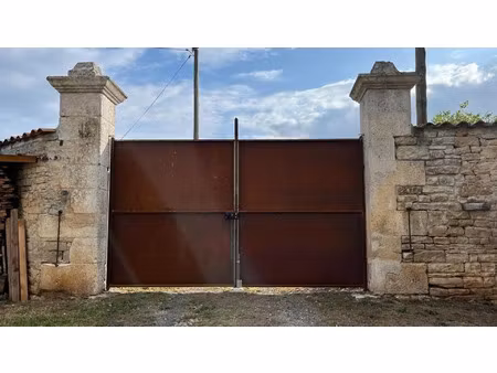 vente maison 6 pièces 181 m² puyréaux (16230)
