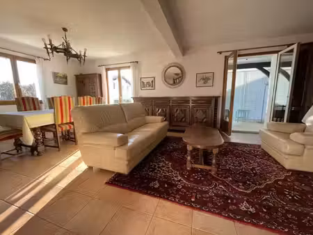 villa meublée à louer jusqu’au 30 juin 2027.