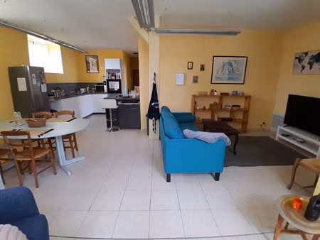 la guerche de bretagne  appartement  avec jardinet  3 pièces de 69 m2