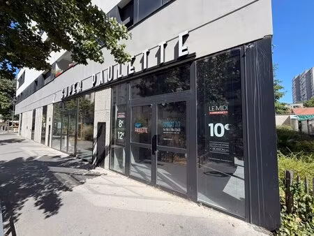 location commerce villeurbanne 69100 173m²
