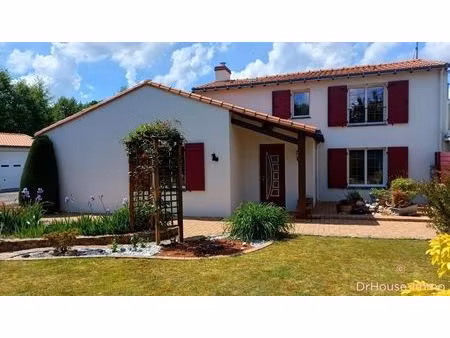 maison 131 m2 autonome avec piscine