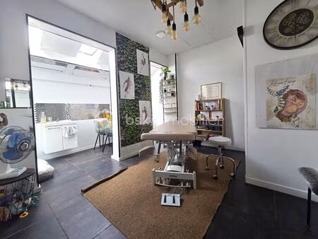 local commercial de 152 m² à champs-sur-marne