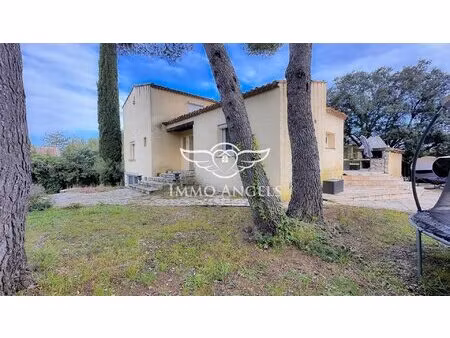 villa de 164m2  4ch  calme  piscine et proche de tout