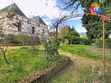 a vendre - a 5 min de renaison - propriete avec maisons et apparts sur 6621m² de terrain