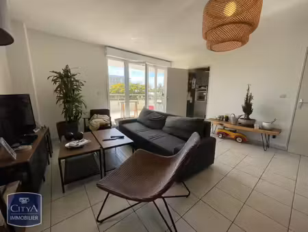 location appartement 4 pièces 86m² montfavet 84140