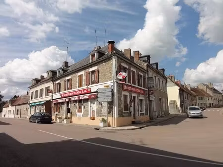location maison 11 pièces 370m² st pierre le moutier 58240