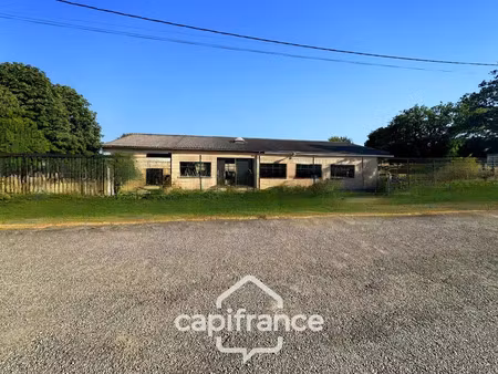 location local industriel 8 pièces 480 m² à chambon-sur-voueize (23170)