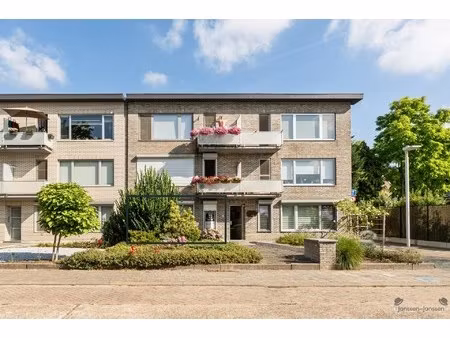 appartement te koop in schoten met 3 slaapkamers