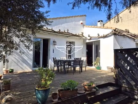 nimes ouest - charmante maison 5 pièces de plain-pied  garage 