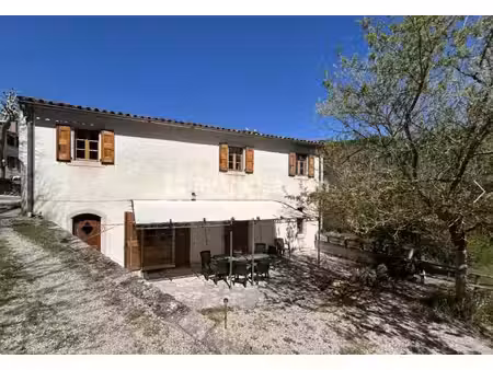 maison 110 m²  piscine sur 6700 m² de jardin