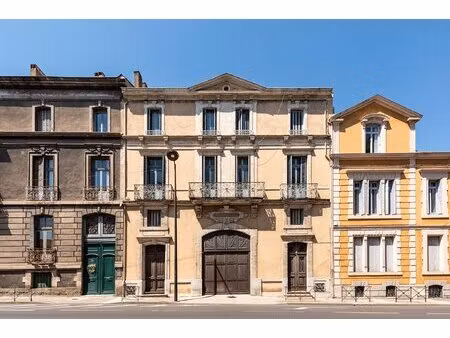 hotel particulier du xixe avec jardin et grand garage