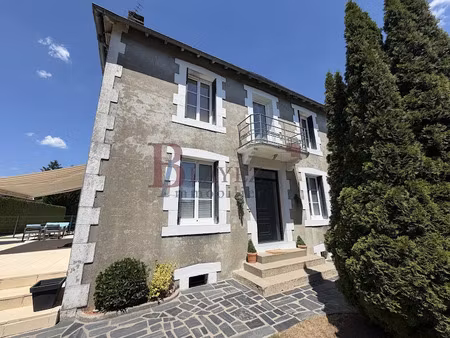 vente maison 5 pièces 150 m² à la roche-canillac (19320)  296 000 €