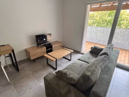 t2 meublé récent avec grand balcon et deux parkings — mondonville