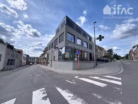 moderne praktijkruimtes in modern en lichtrijk gebouw