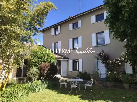 maison de 10 pièces de luxe en location à dardilly  auvergne-rhône-alpes