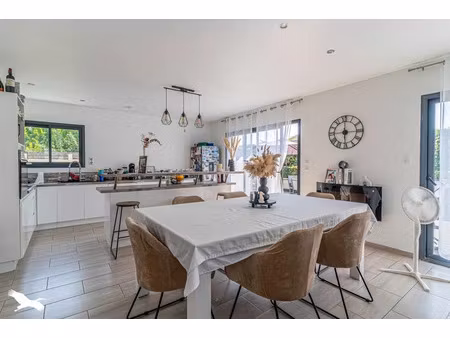 vente maison 4 pièces 98 m² à macau (33460)  324 632 €