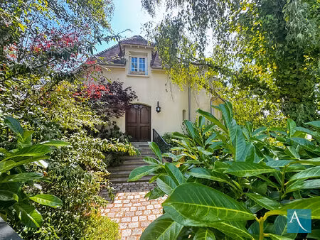 vente maison 8 pièces  234.71m²  égly