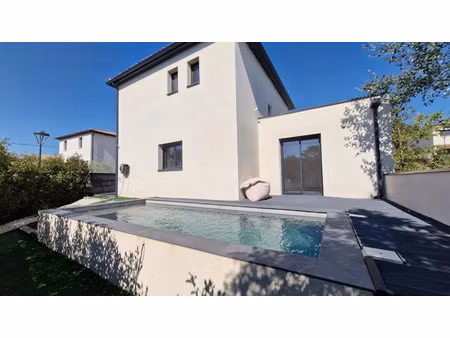 vente maison 5 pièces 106.5 m² à villeneuve-les-avignon (30400)  425 000 €