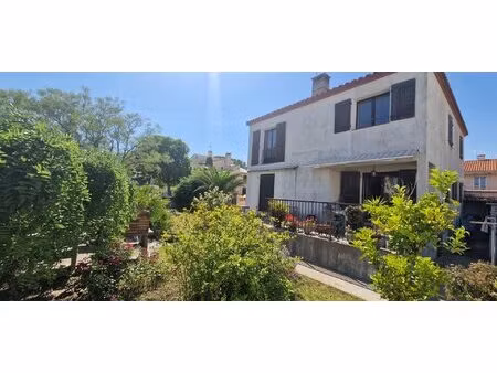 cabestany - proche médipôle - villa familiale sur 3 faces avec jardin et garage