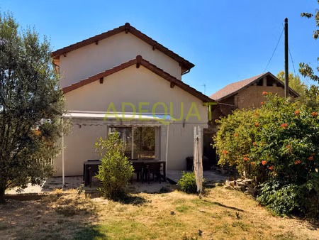 montcarra  maison de village
