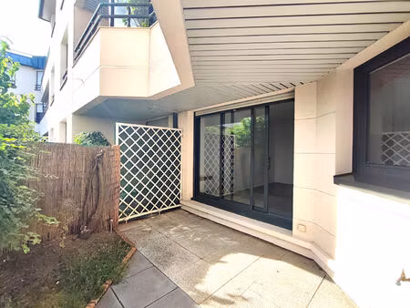 location appartement 2 pièces  48.00m²  le chesnay