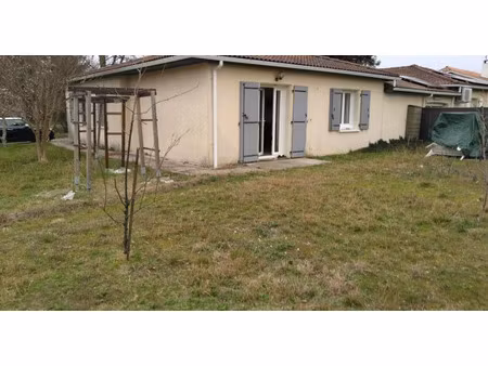 location maison 4 pièces 86 m² à le pian-médoc (33290)
