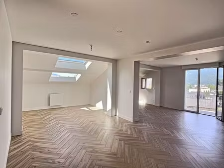 aix les bains - duplex t4 renove 100.19 m² avec terrasse privative de 43 m² vue degagee