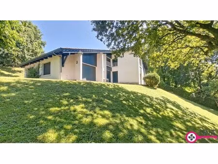 a vendre propriété des années 70 ciboure  colline de bordagain