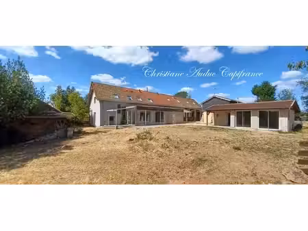 entre cluny et charolles  vaste propriété de 250 m²  sur terrain de 2 800 m²