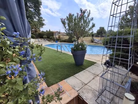maison d'architecte avec piscine et terrain clos