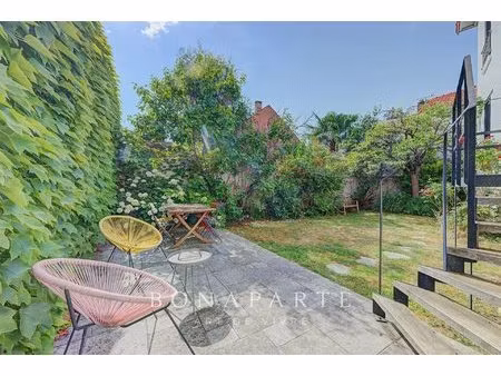 suresnes – élégante maison familiale de 210 m² avec jardin paysager et garage
