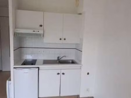 location appartement t1 à quimper (29000) : à louer t1 / 29m² quimper