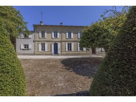 maison 7 pièces - 239 m²