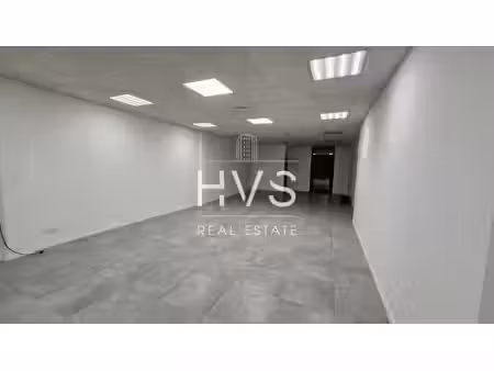 location commerce 79m² à 151m²
