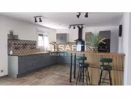 maison de plain pied avec garage  à seulement 5 minutes de la rochefoucauld