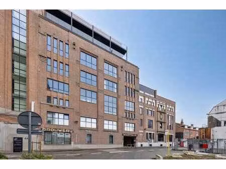 appartement loft rénové dans une ancienne brasserie