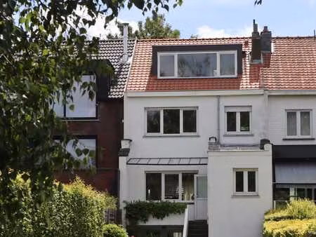 wezembeek-oppem - maison 4ch/2db  jardin  garage et peb b