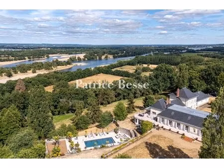 à saumur  dans un site remarquable qui domine la vallée de la loire  une demeure de...