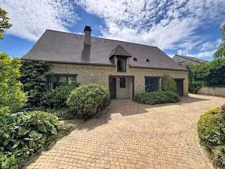 superbe villa 4 façades  324m² hab.  peb b  terrain 1600m²