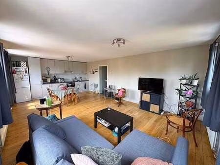 très bel appartement une chambre dans le centre de nivelles